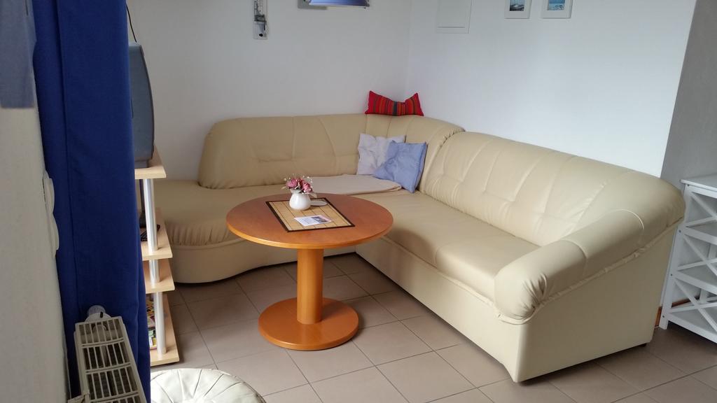 Haus Britta Ruegen Apartment Lietzow Luaran gambar